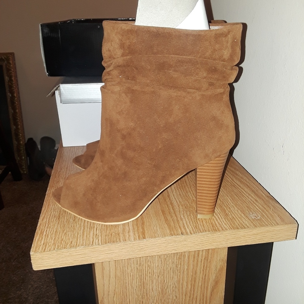 Suede boots